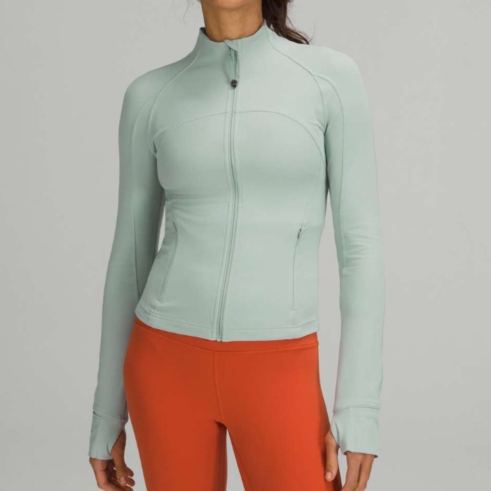 Lululemon Nulu Cropped Define Jacket in Silver Blue Sz 14‎ NWT